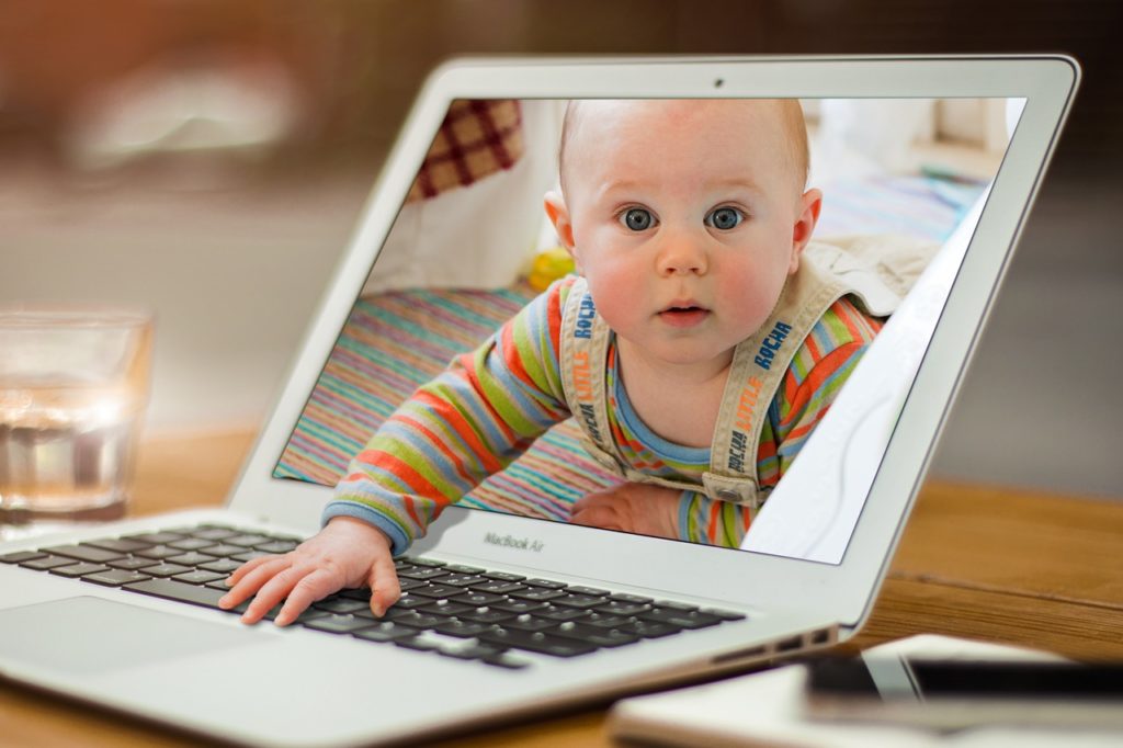 child, baby, cute-3665694.jpg
